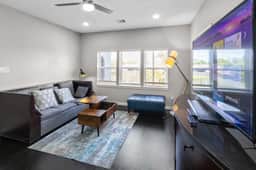 4BR Connected Home 2nd Fl | 2 Kitchens | Sleeps 10 - Image 3