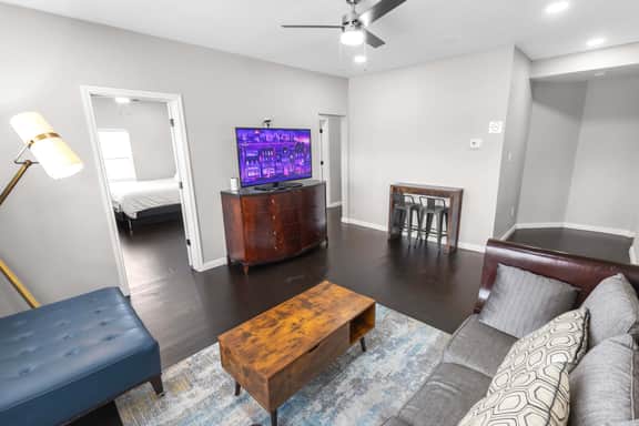 4BR Connected Home 2nd Fl | 2 Kitchens | Sleeps 10 - Image 2